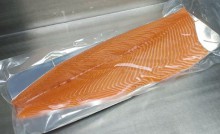 (新鮮)挪威三文魚刺身(半邊未切)約3-4磅＄288/kg